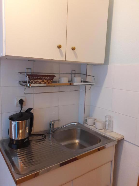 Rena Apartments 아스프로발타 외부 사진